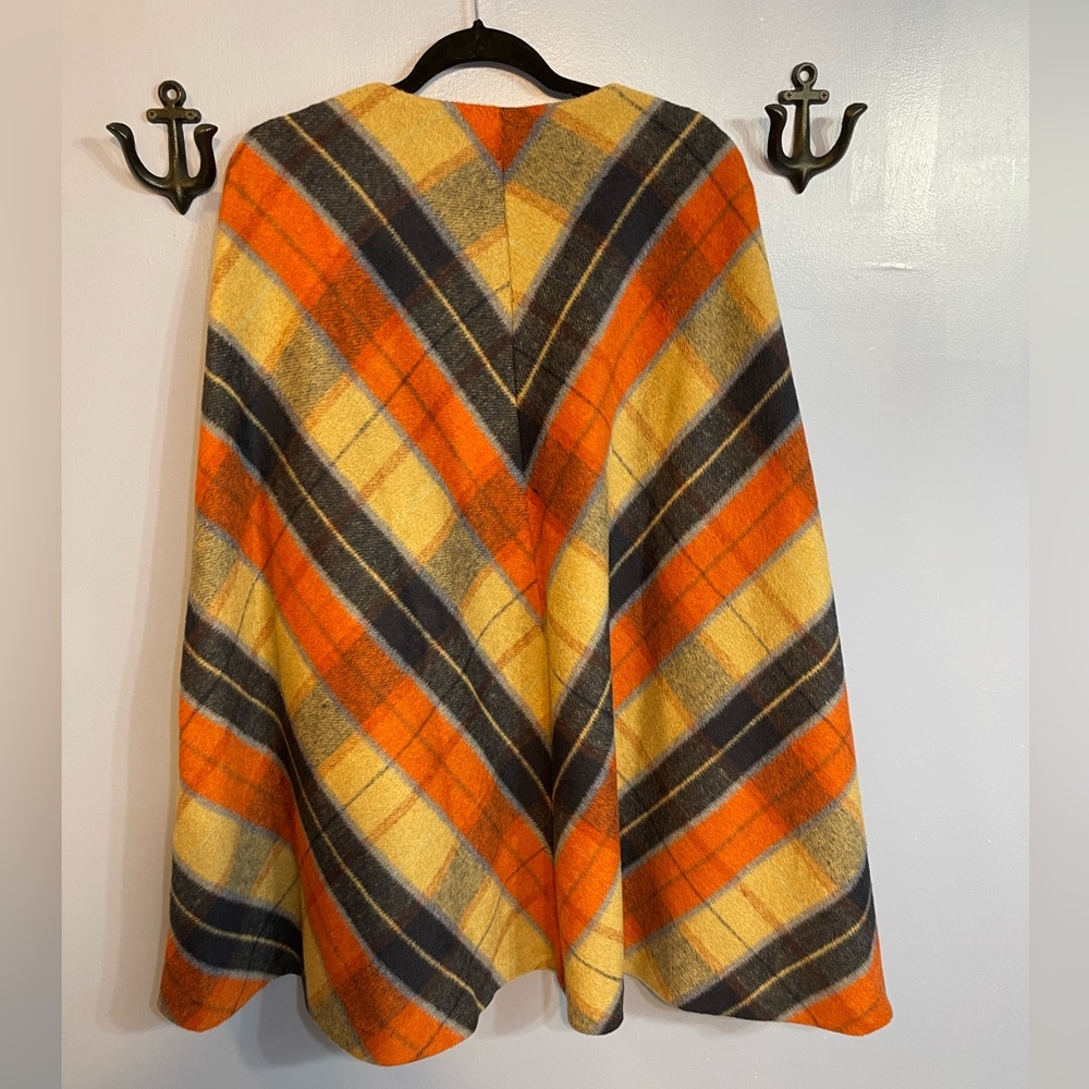 Re-Named Plaid Cape Size M - Picture 7 of 9